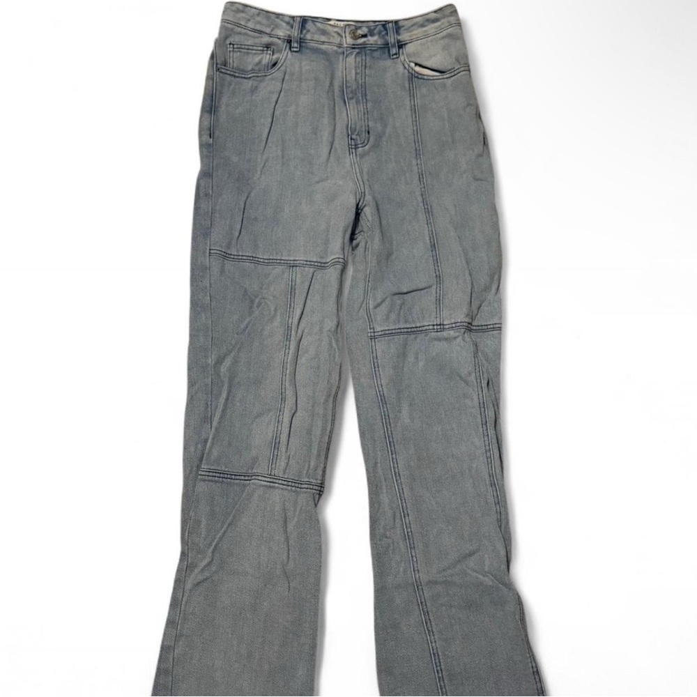 High-Waisted Jeans